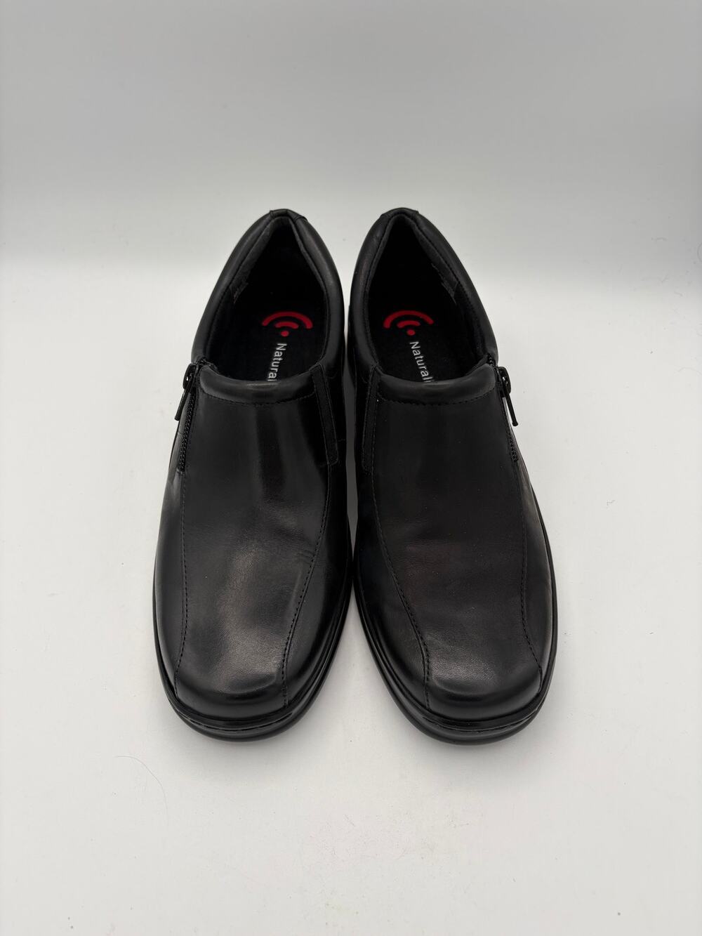 Women’s Naturalizer Size 8 Black Leather Zip Shoes